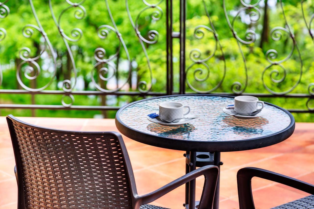Hotel Pan Tadeusz Сероцк Екстериор снимка