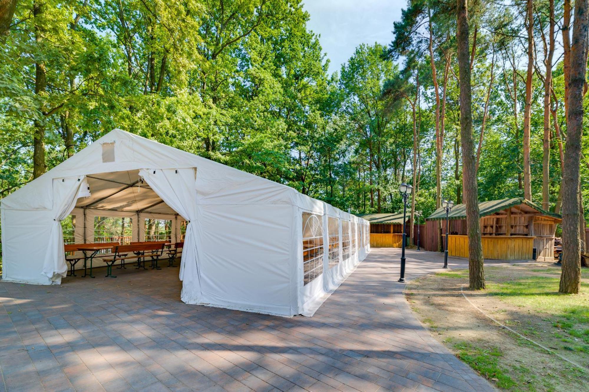 Hotel Pan Tadeusz Сероцк Екстериор снимка