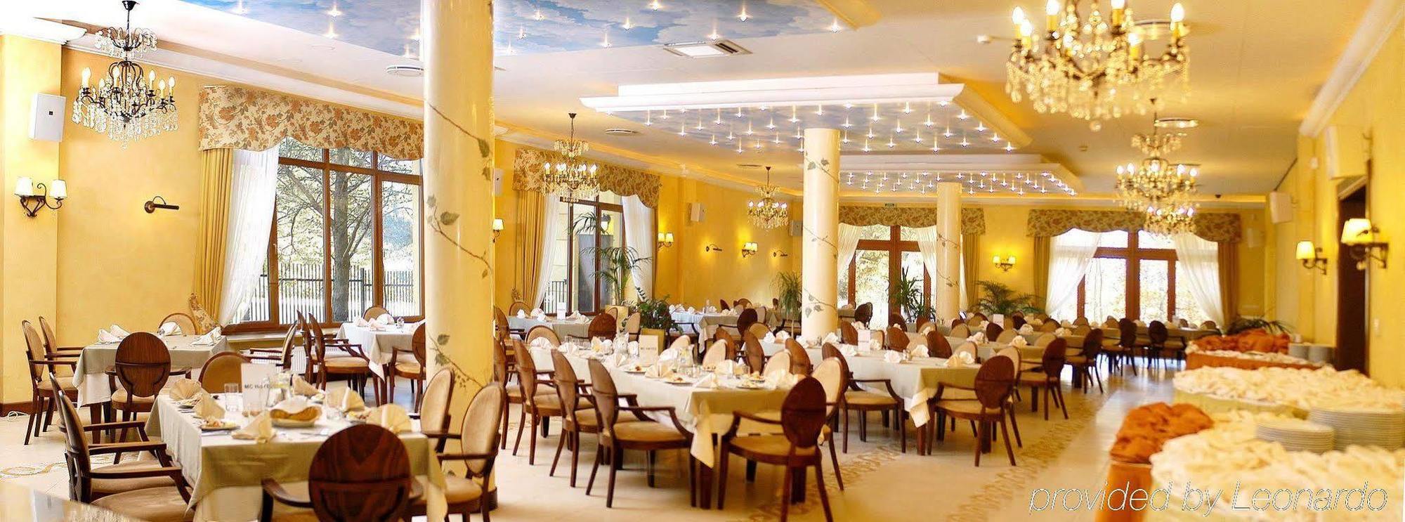 Hotel Pan Tadeusz Сероцк Ресторант снимка