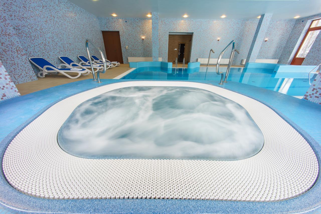 Hotel Pan Tadeusz Сероцк Екстериор снимка